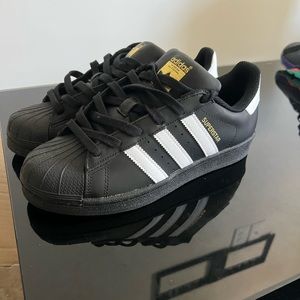 Adidas - shell toe